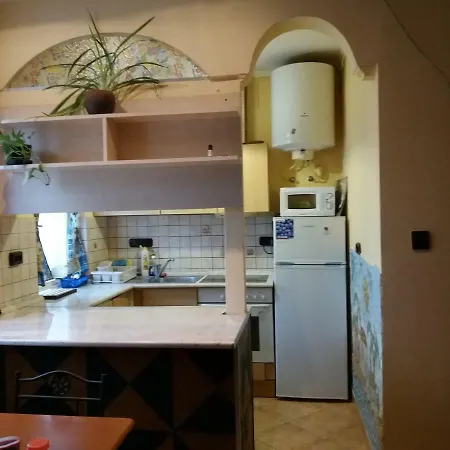 Kamilla Apartman إسترغوم